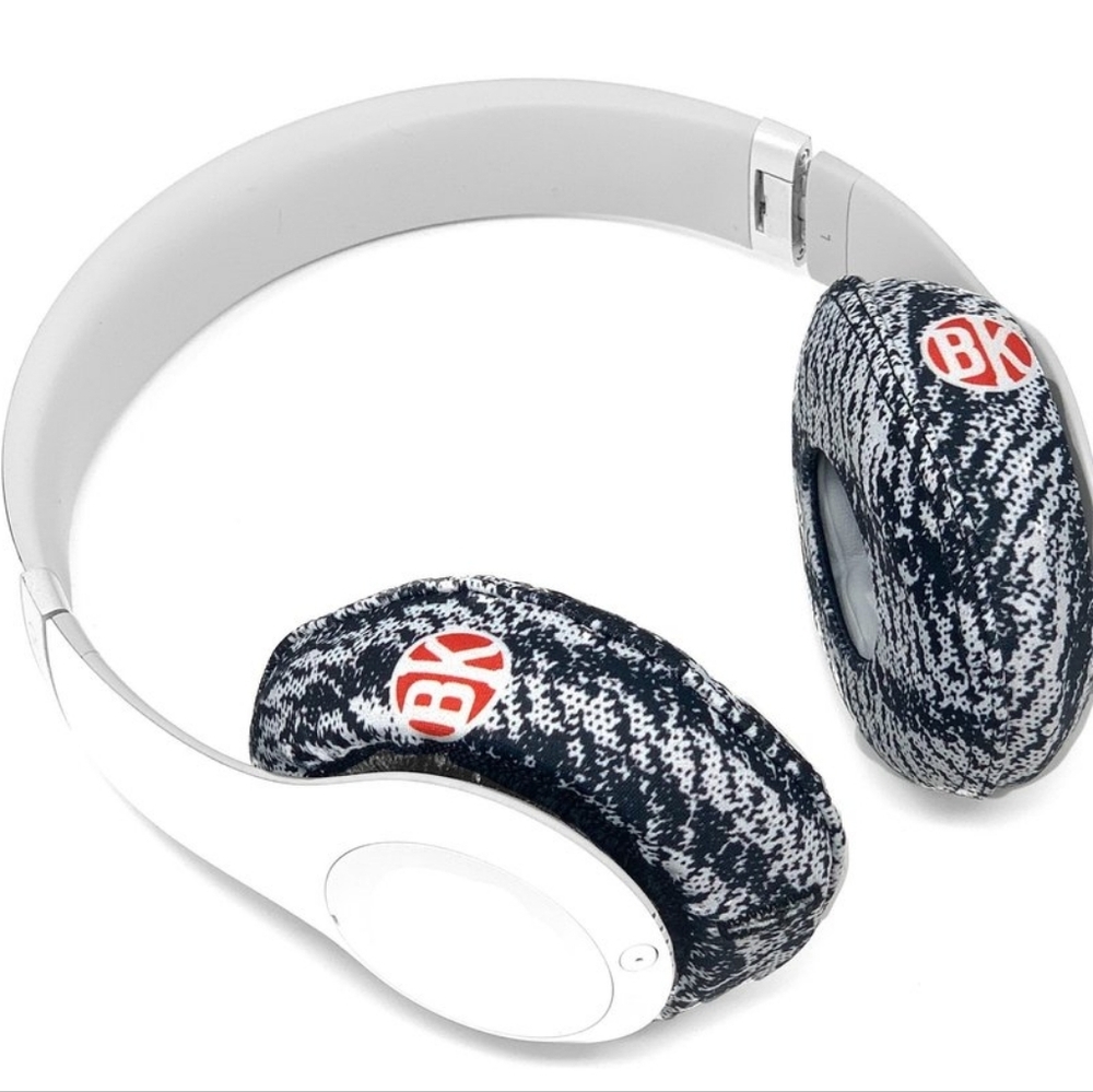BeatKicks Headphone Covers Zebra